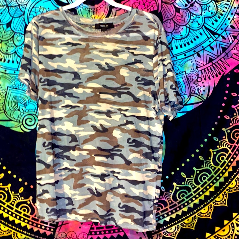3x forever 21+ mesh Camo T-shirt